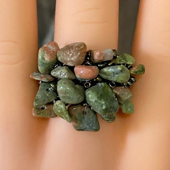 Unakite Handmade Seed Bead and Stone Chips Stretch Ring - Picture 1 of 3